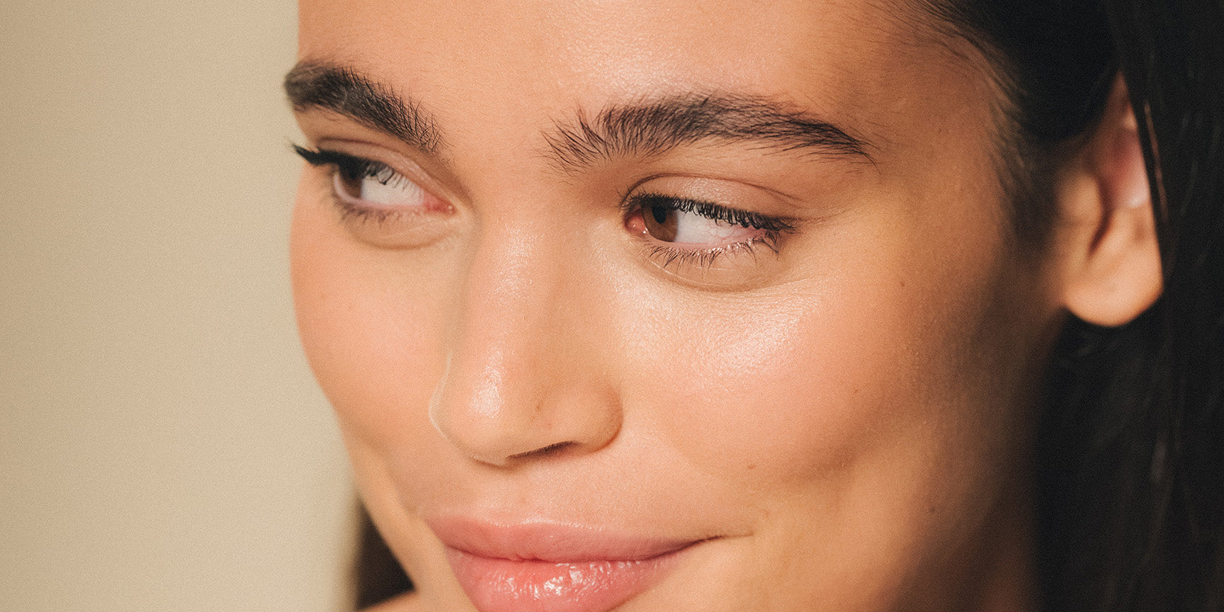 Skincare estate 2025: le 5 tendenze da conoscere per una pelle radiosa